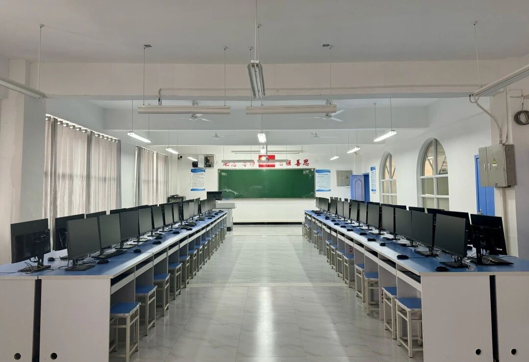 机房-1.jpg