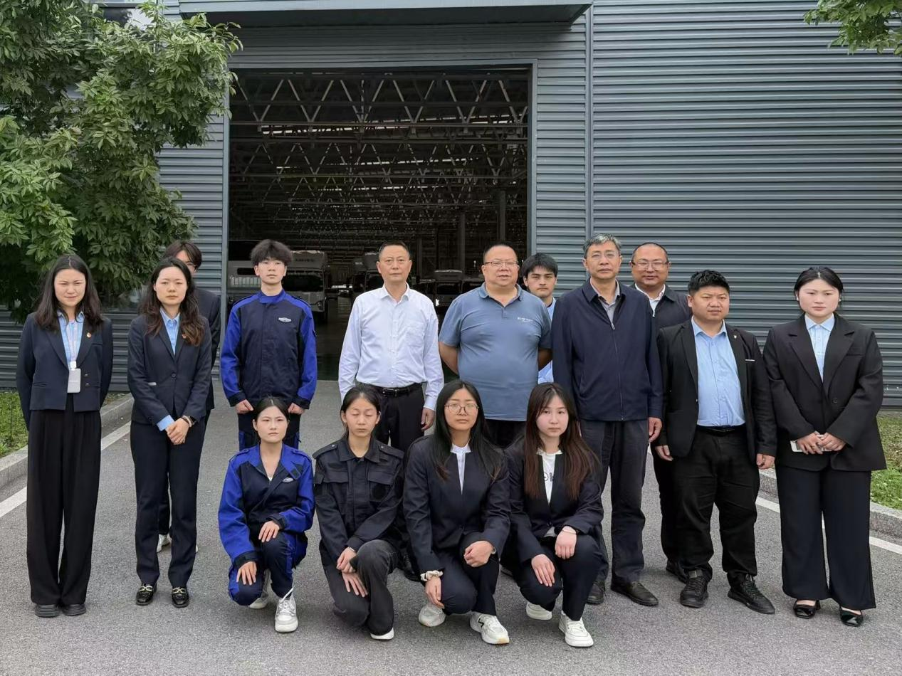 贵州民用航空职业学院赴贵安新区访企拓岗，精准对接促就业！