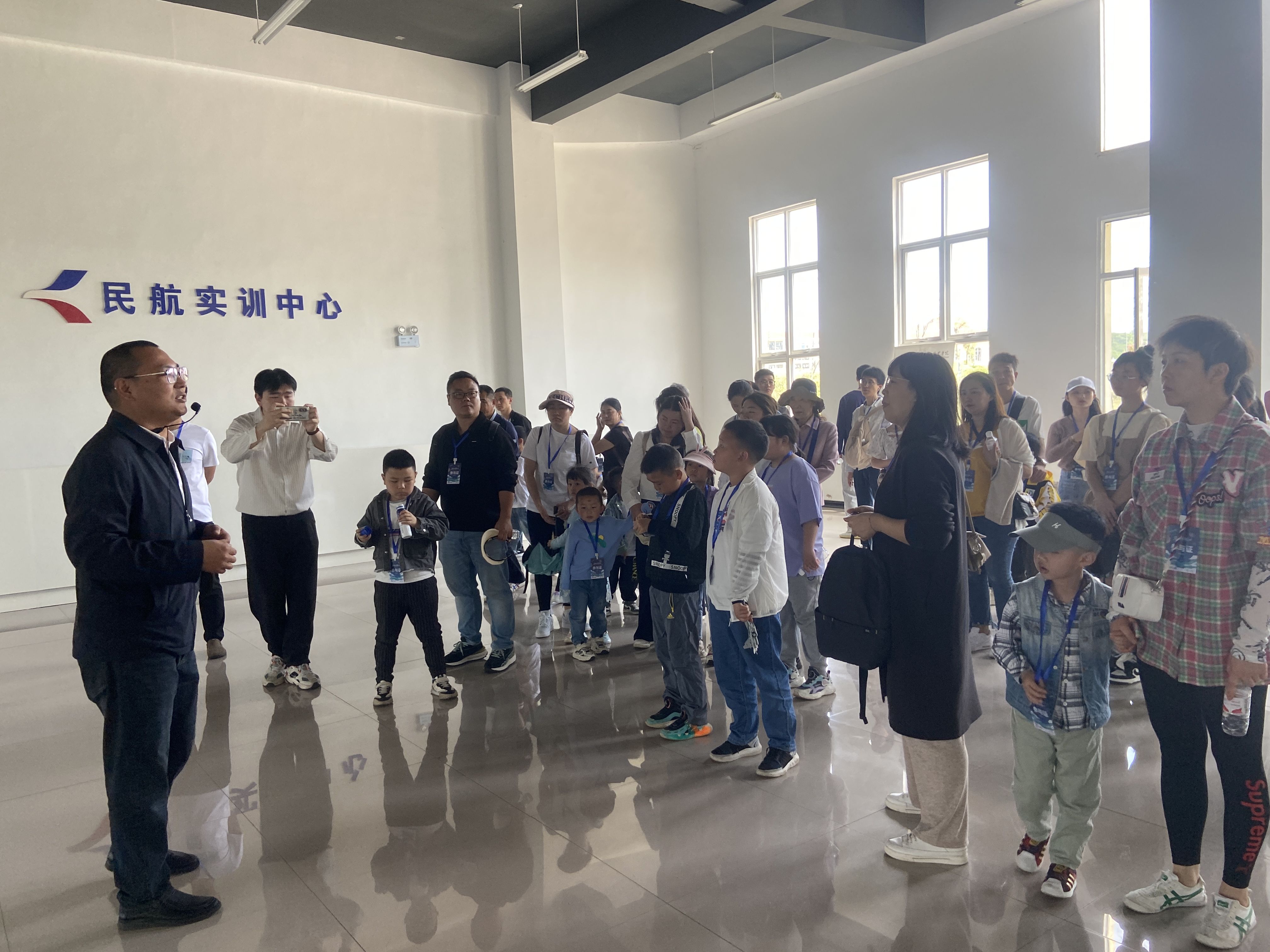 平坝区首届“三航嘉联华”游学进行时———走进航院！